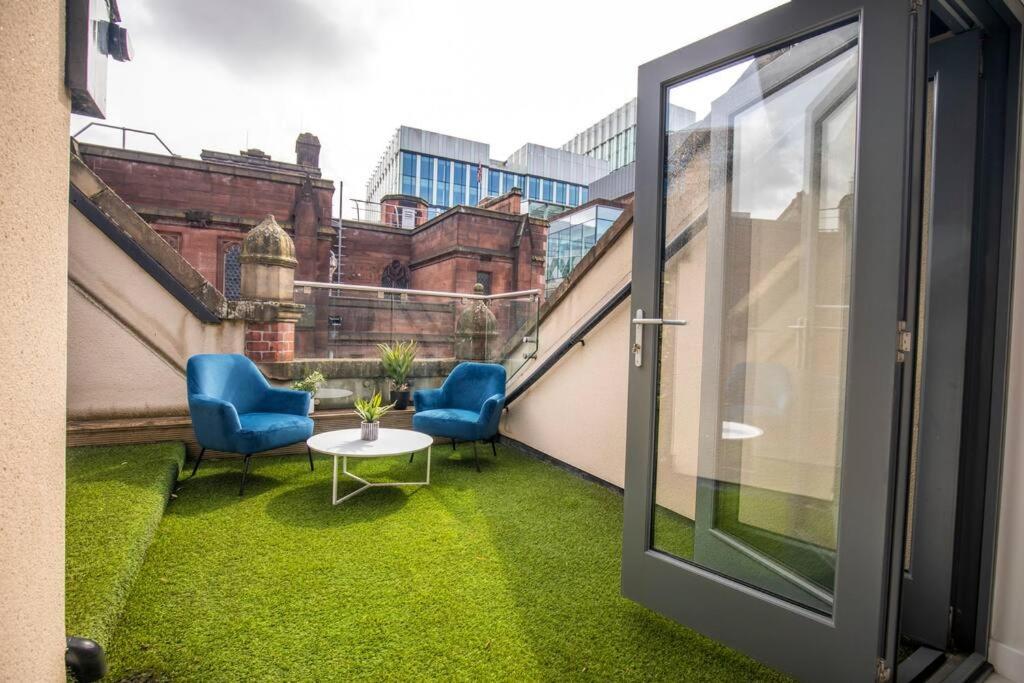 Central Townhouse With Roof Terrace Manchester Esterno foto